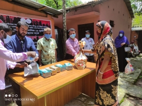 মহেশখালীতে করোনার দুর্যোগে ক্ষতিগ্রস্তদের মাঝে ‘রিক’ এর ত্রাণসামগ্রী ও মাস্ক বিতরন